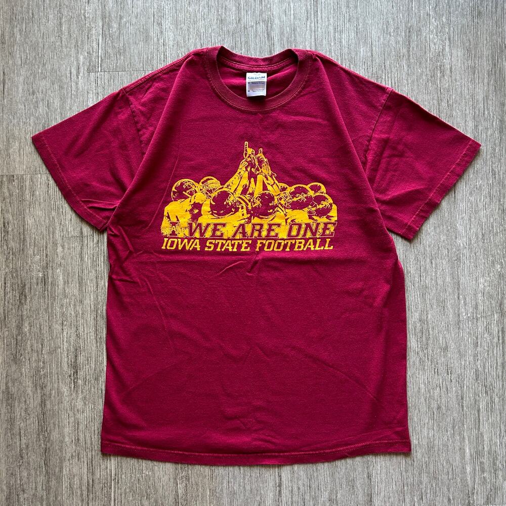 Gildan Red/Yellow Iowa State Cyclones Football Cotton Crewneck Tee Size Medium